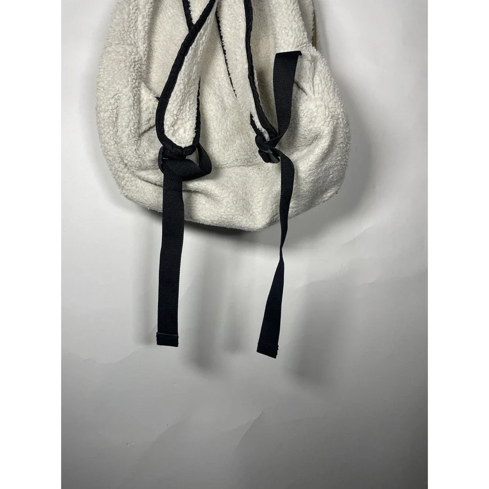 Kavu  Fleece In Birch‎ Sherpa Padded Strap Backpack